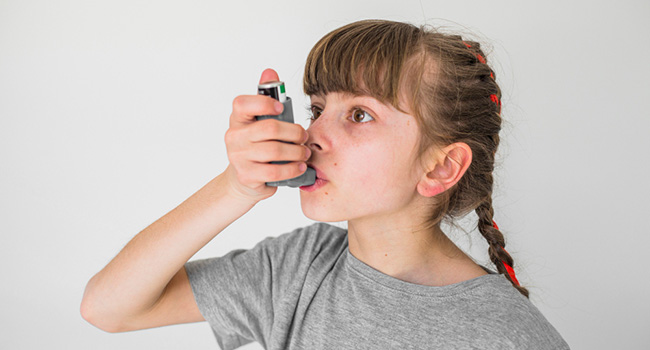 Clinical trial shows that helping kids check air quality helps them manage asthma
